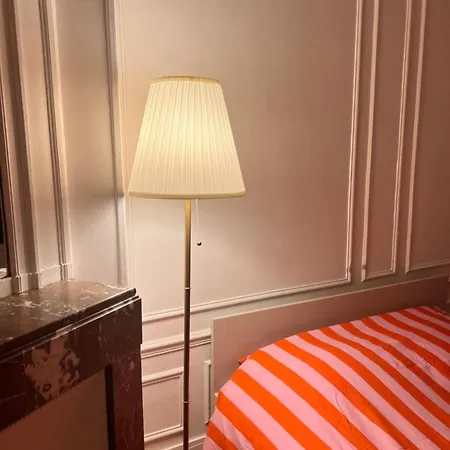 Episode * Paris